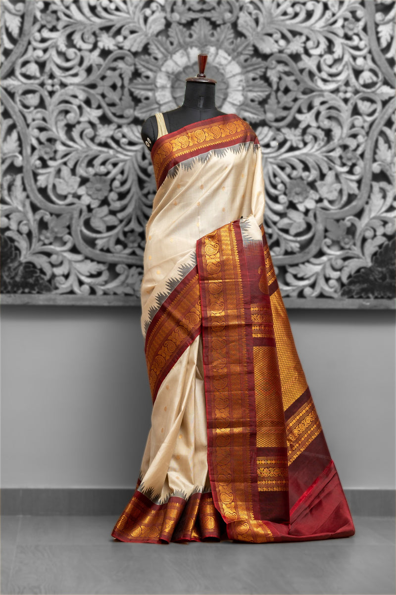 Small Border Kuttu Gadwal Saree